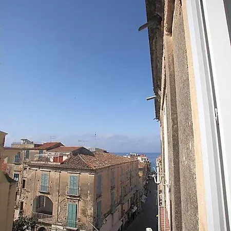 فندق مبيت وإفطار Al Vecchio Castello 3*