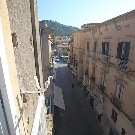 Al Vecchio Castello تروبيا