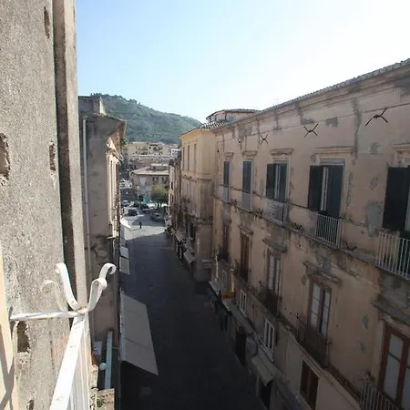 Al Vecchio Castello טרופאה